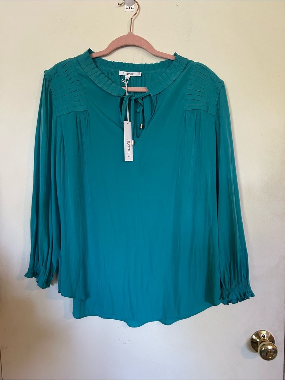NWT Chico's Pleated Blouse Size 2.4 U.S. 14 Tie Neck